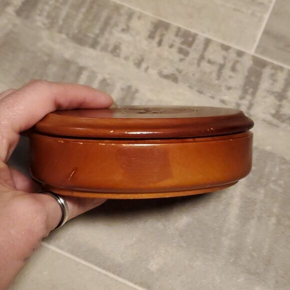 Small Oval Carved Wooden Box - Picture 5 of 6